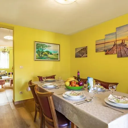 Holiday House Casa Mia *
