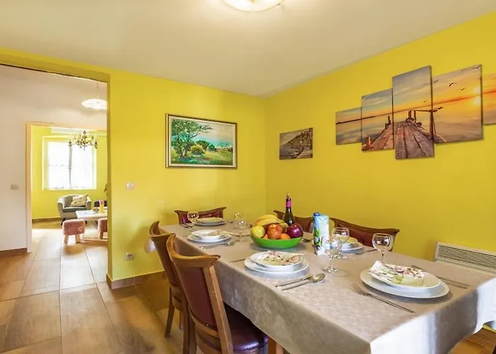 Holiday House Casa Mia *